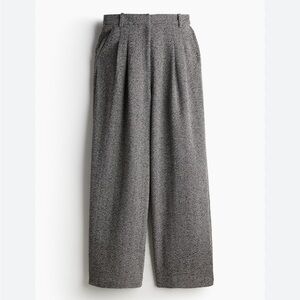 Woman’s  H&M Gray/herringbone Pants